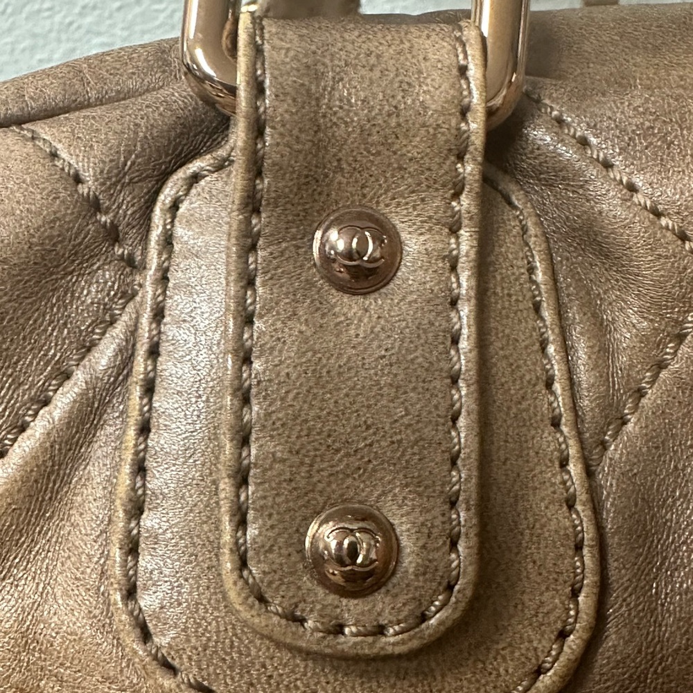 CHANEL Cloudy Bundle Bowler ❤️ Beige (Dirty Olive) - Picture 8 of 13